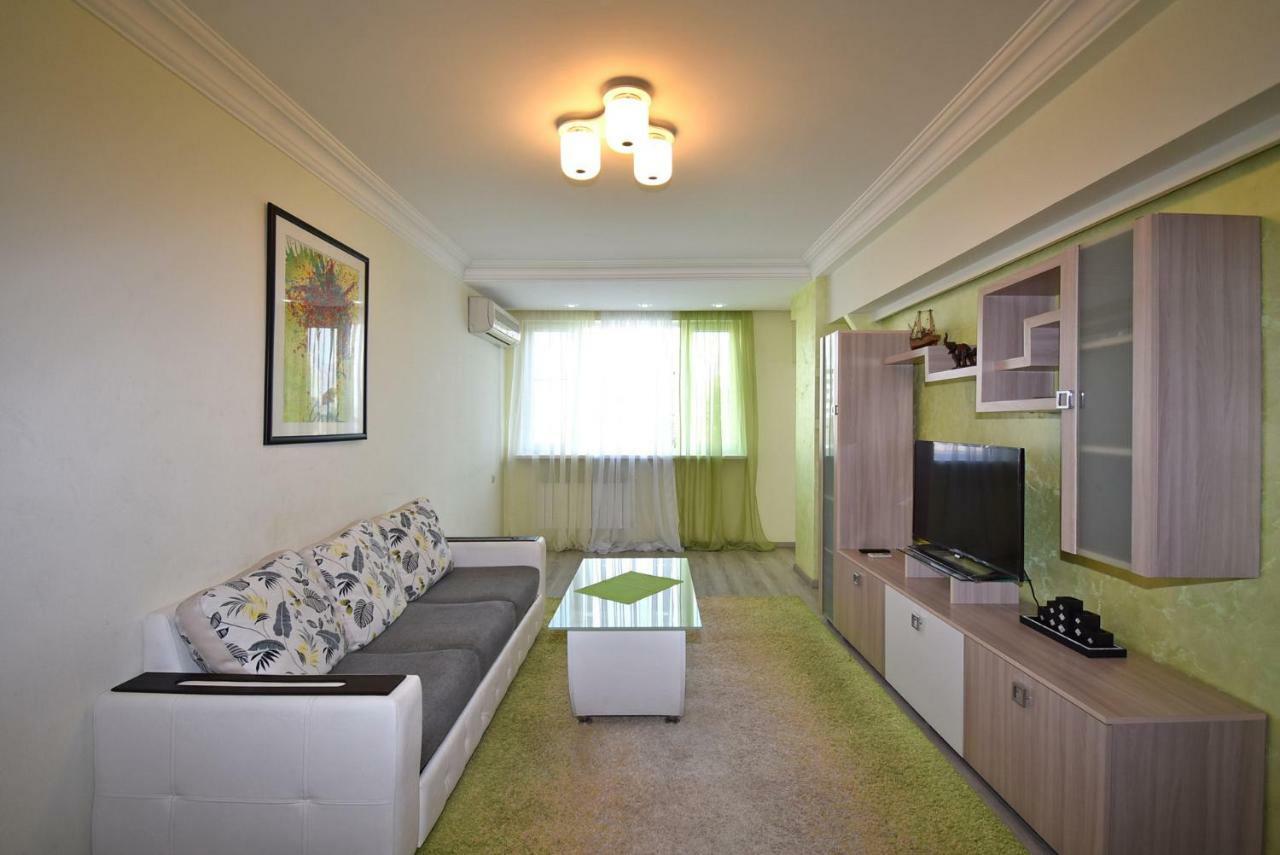 Perfect Apartment In Center Of Yerevan City ภายนอก รูปภาพ